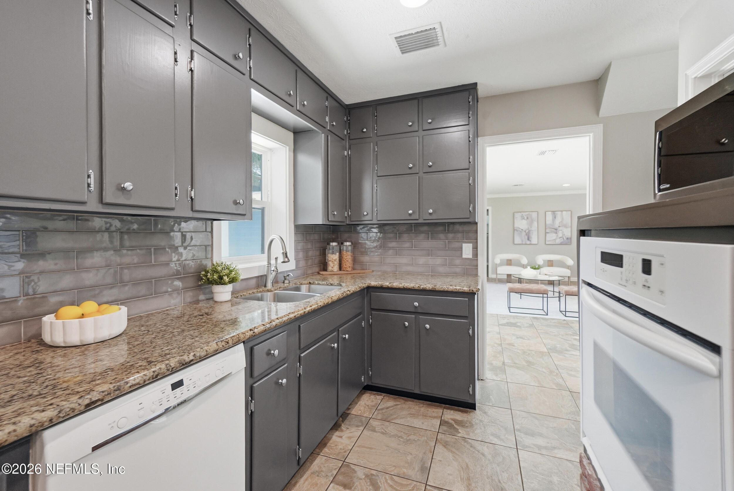 3754 RUSTIC Lane