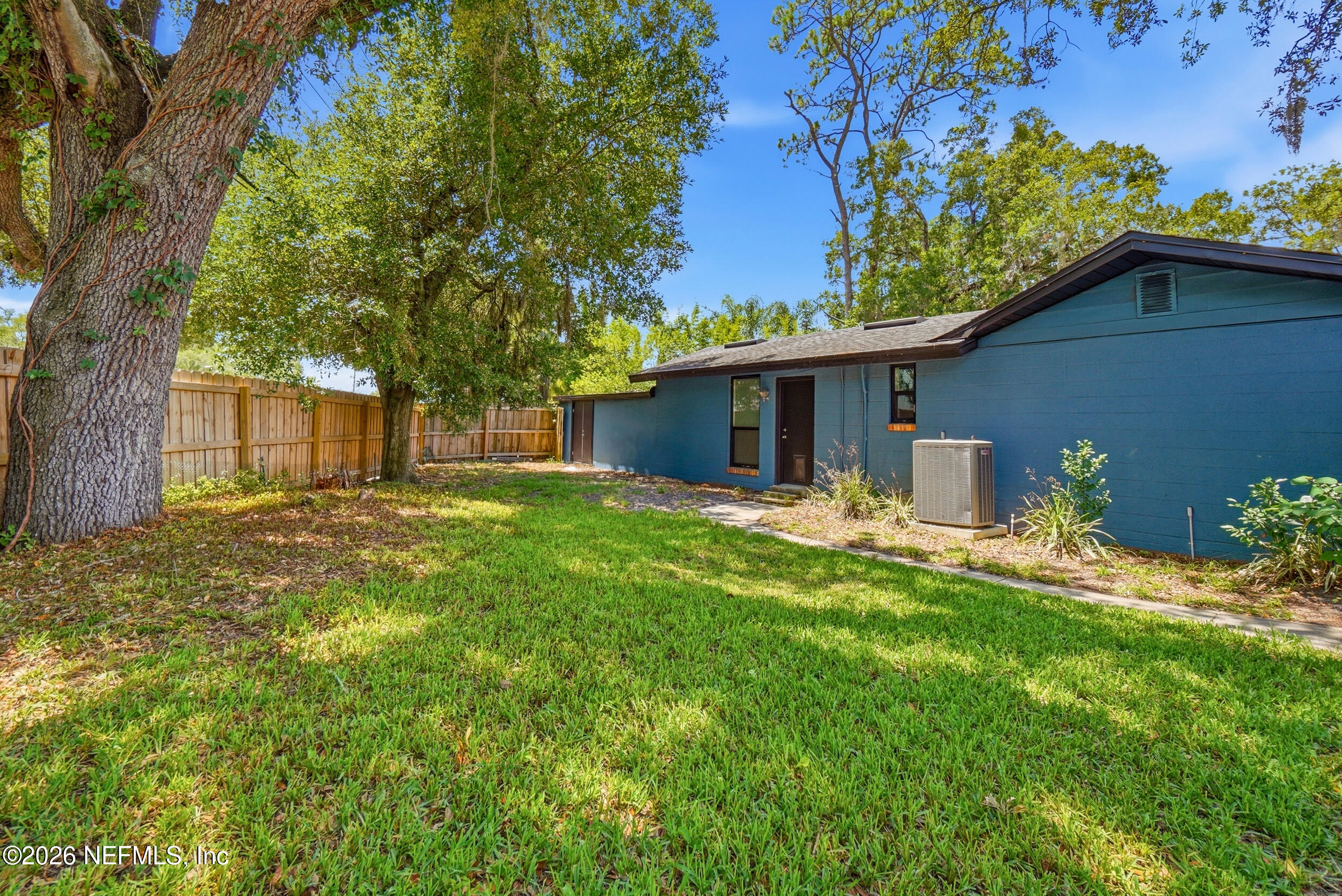 3754 RUSTIC Lane