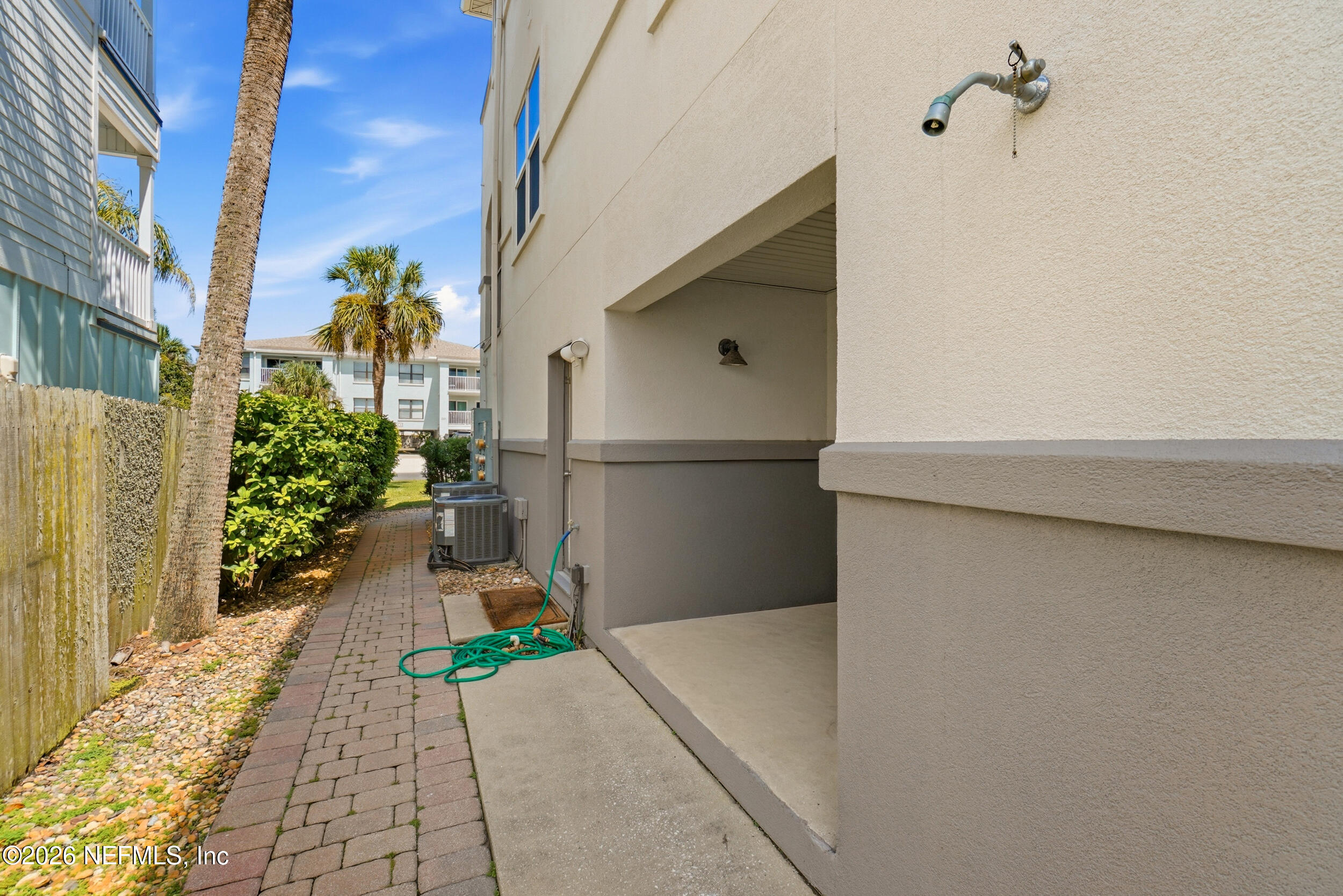 214 6TH Avenue S A