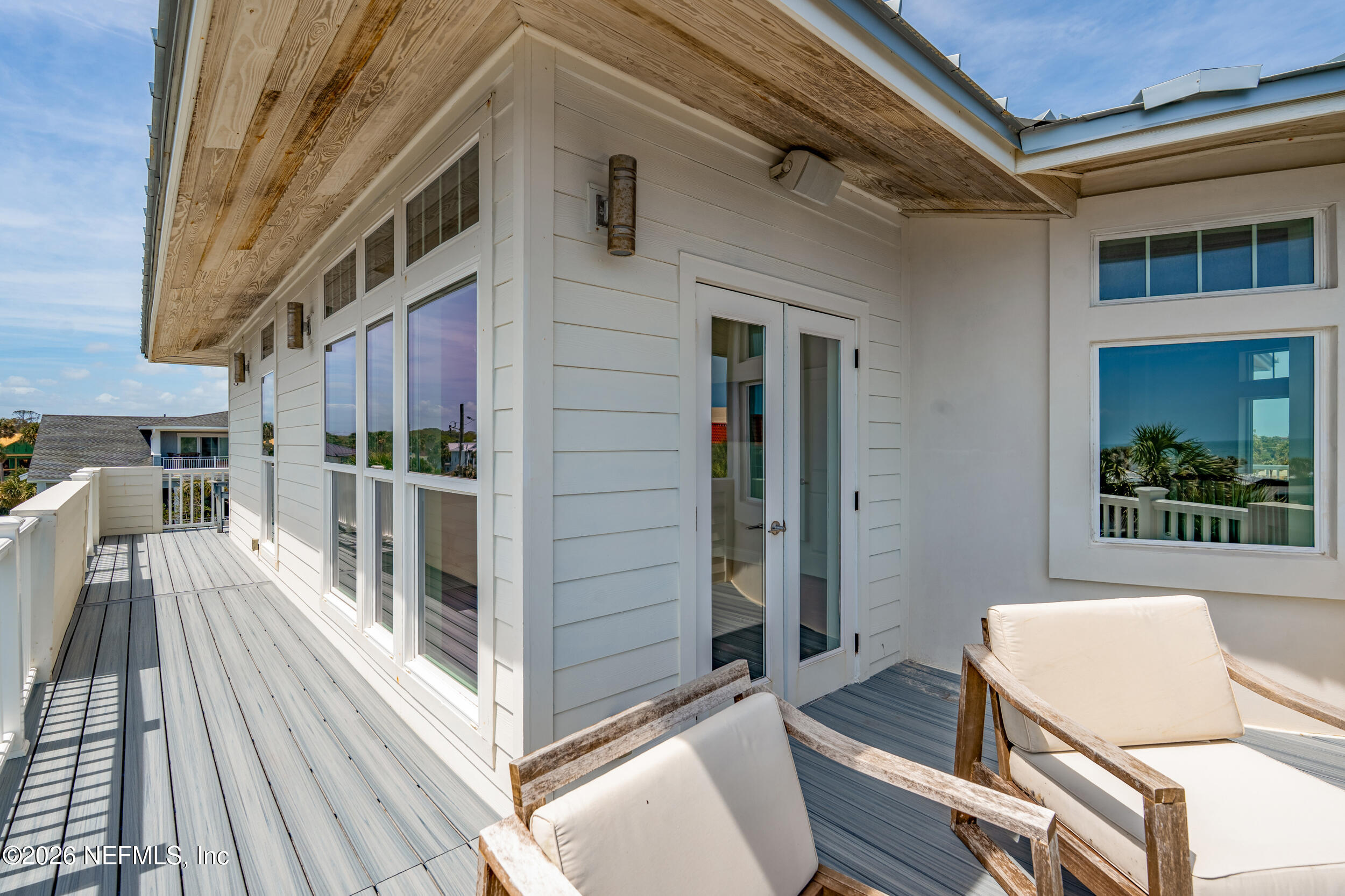 890 BEACH Avenue