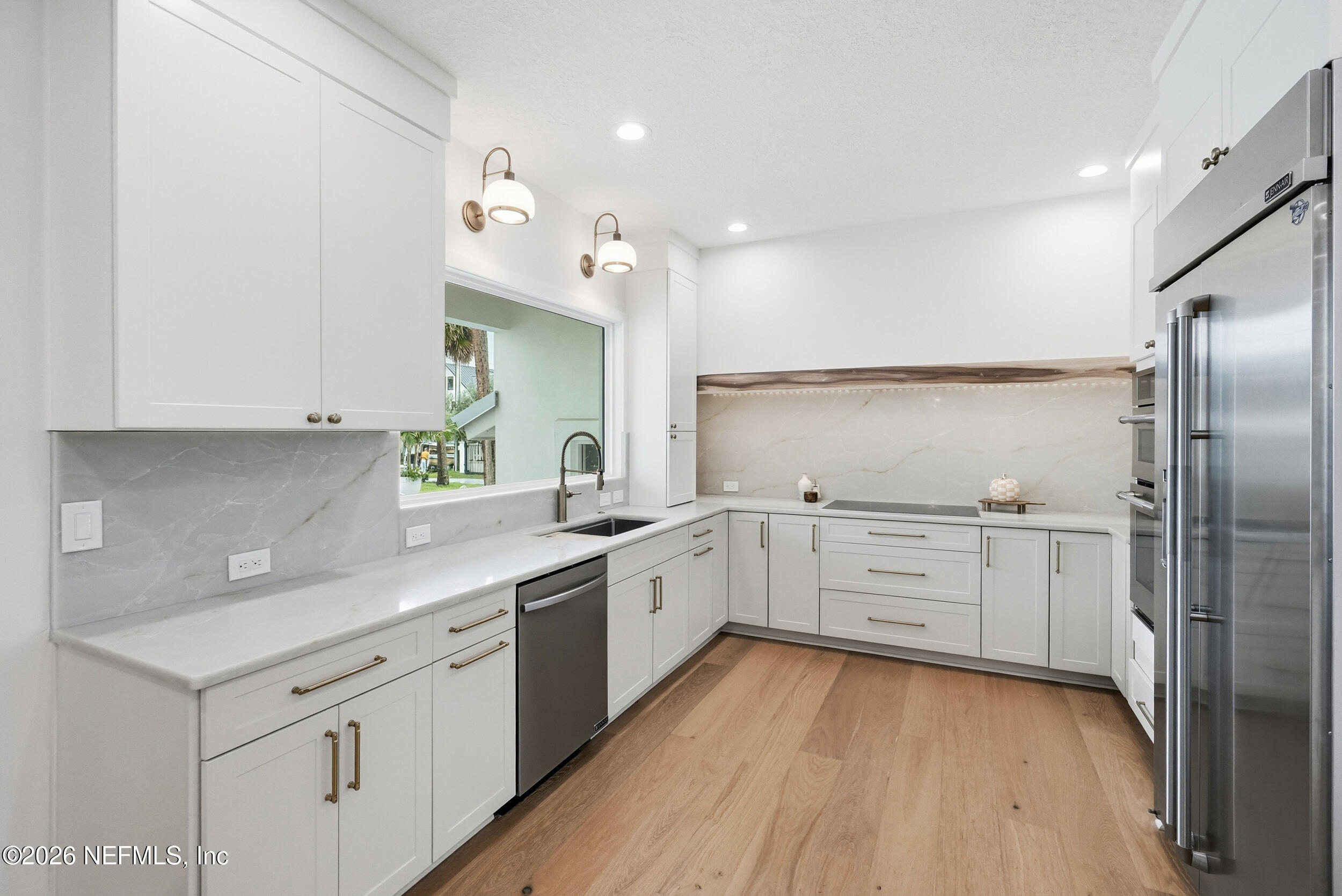 890 BEACH Avenue