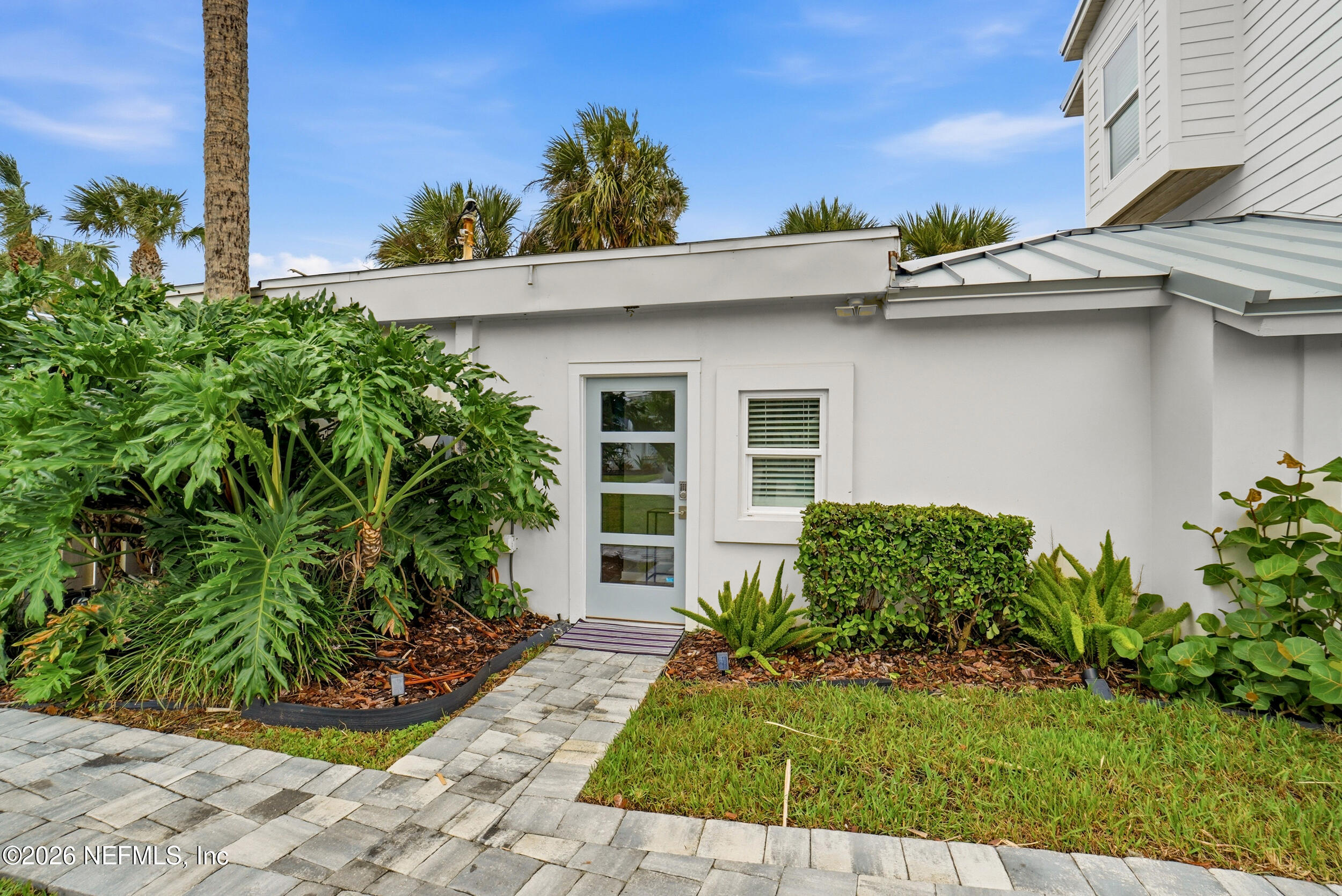 890 BEACH Avenue