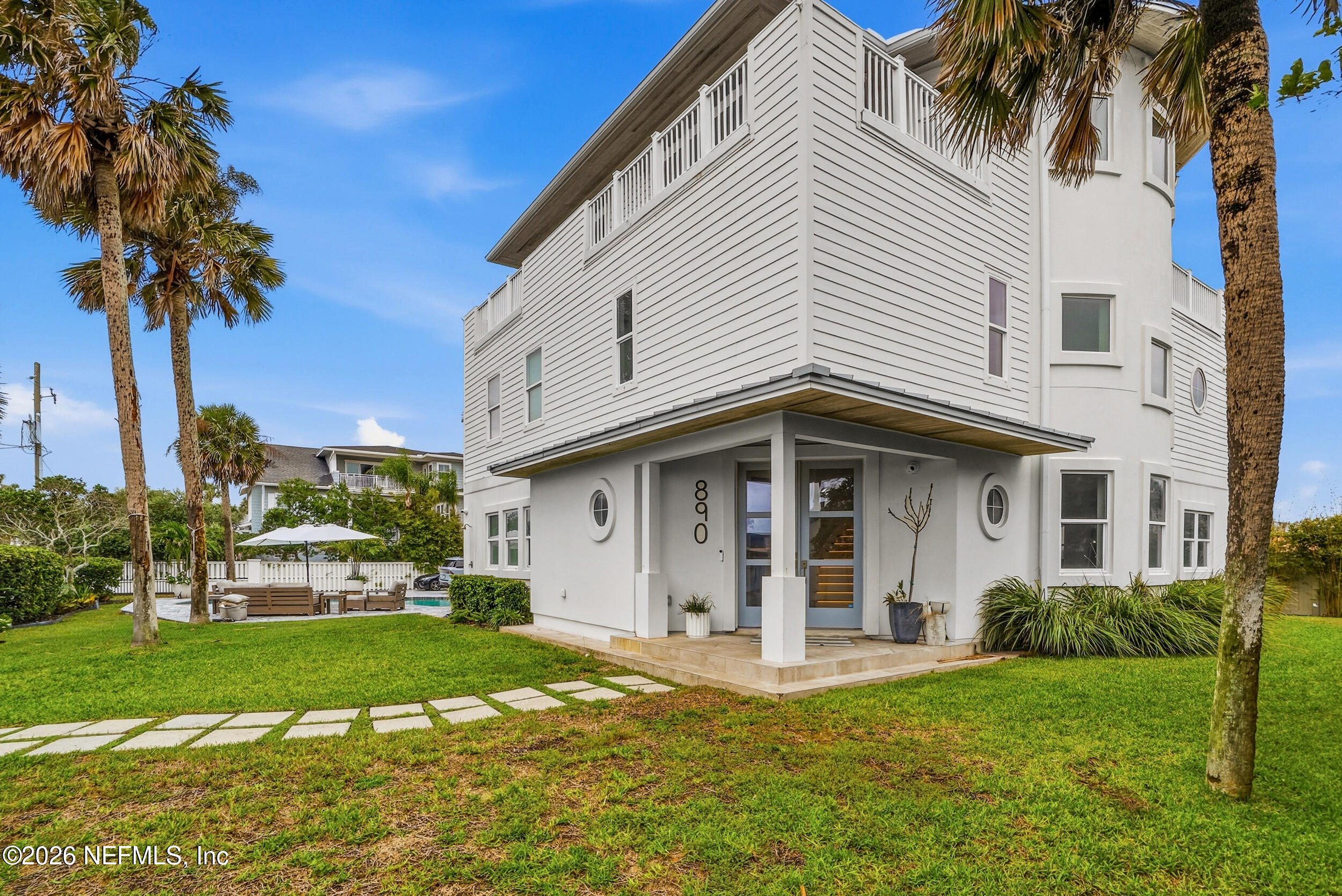 890 BEACH Avenue