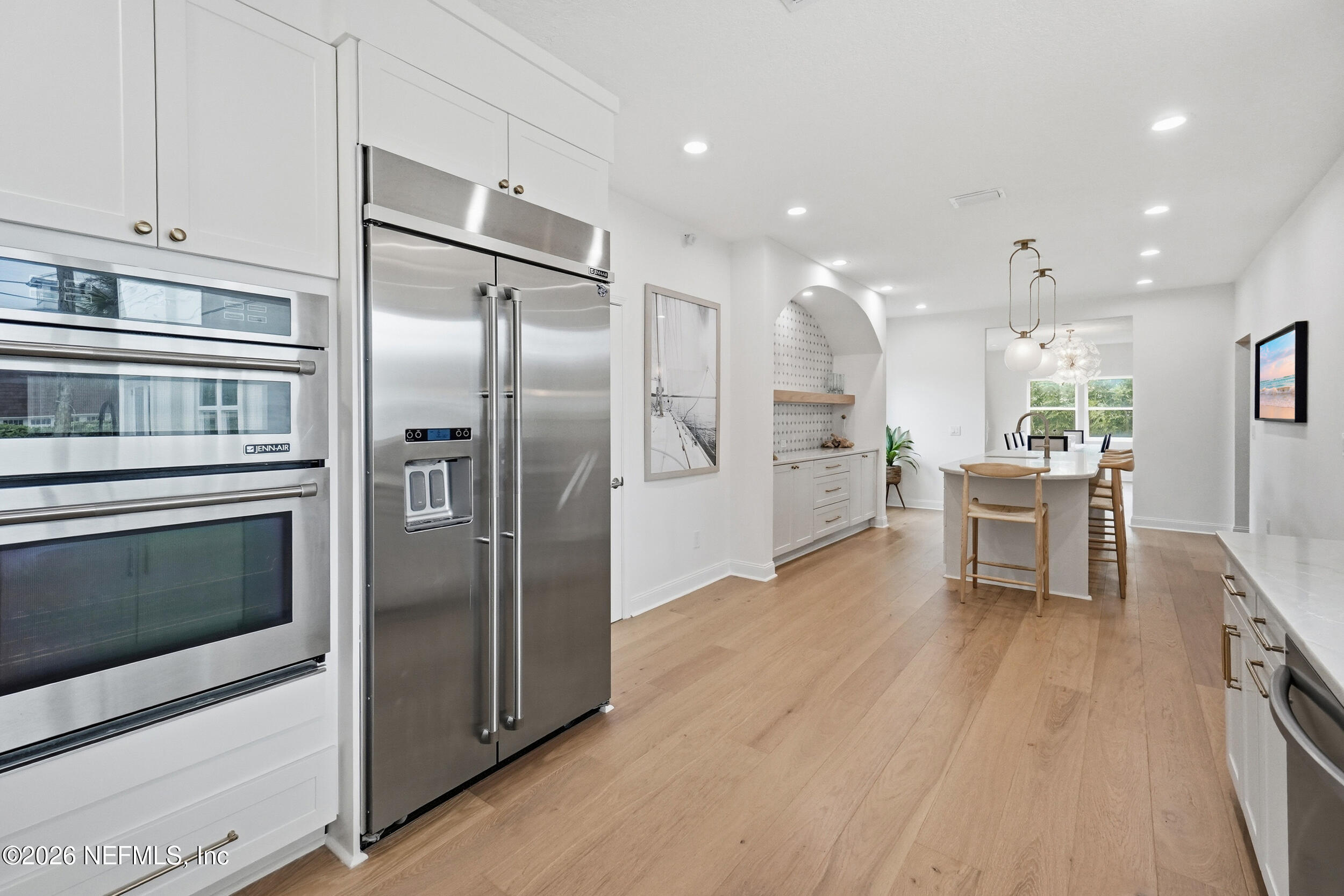 890 BEACH Avenue