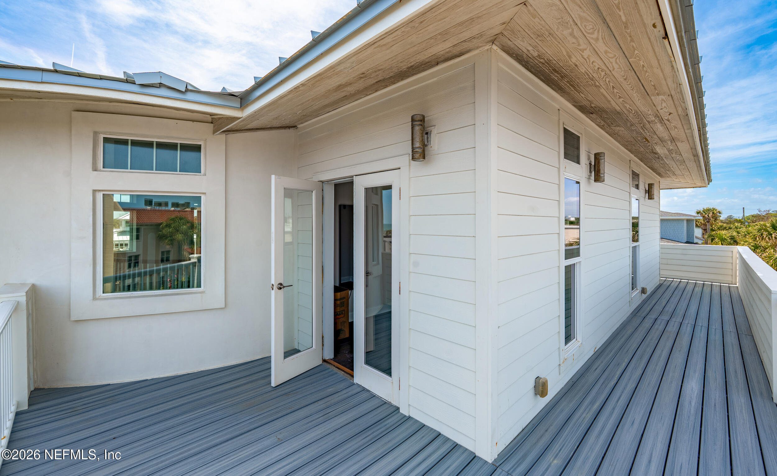 890 BEACH Avenue