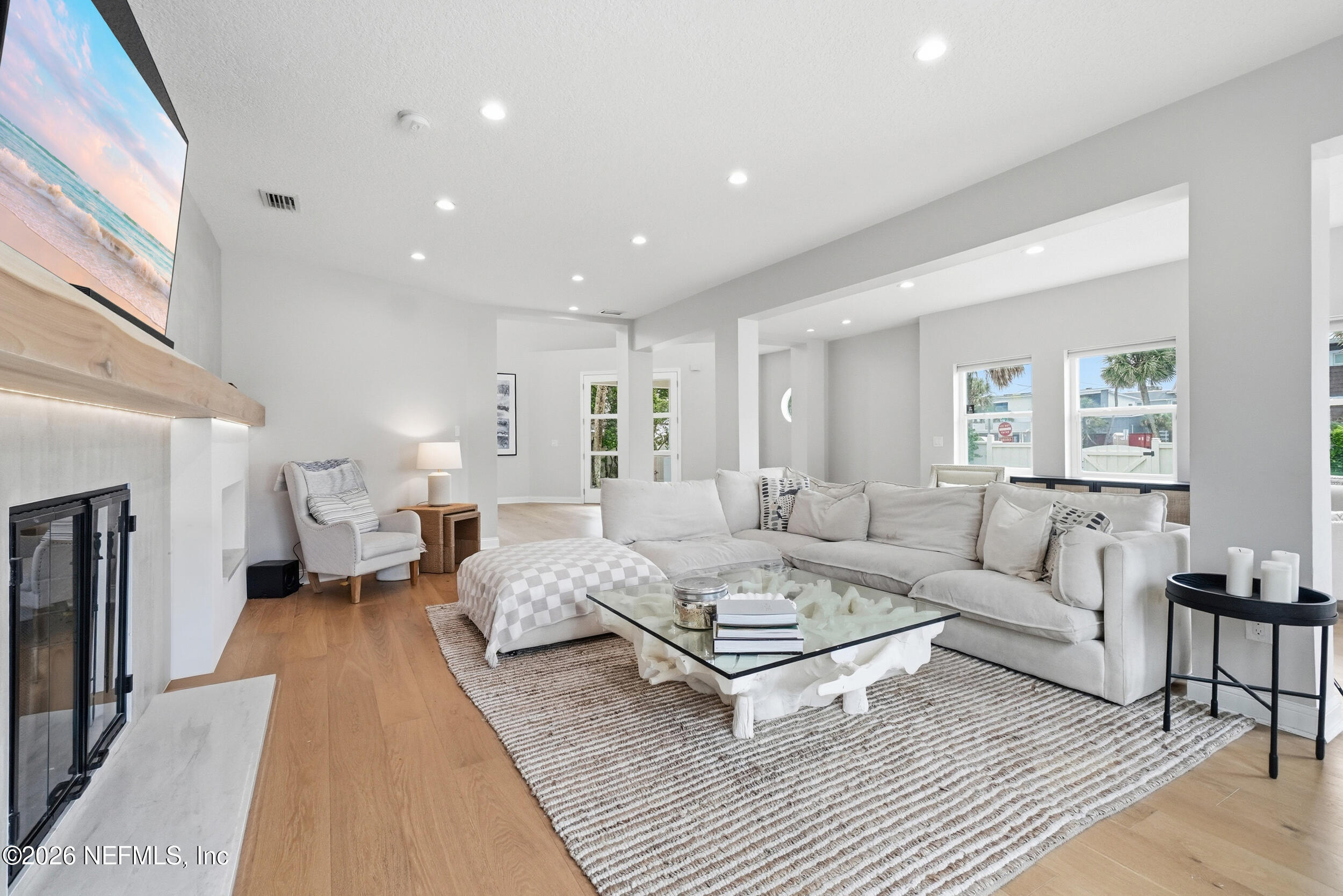 890 BEACH Avenue