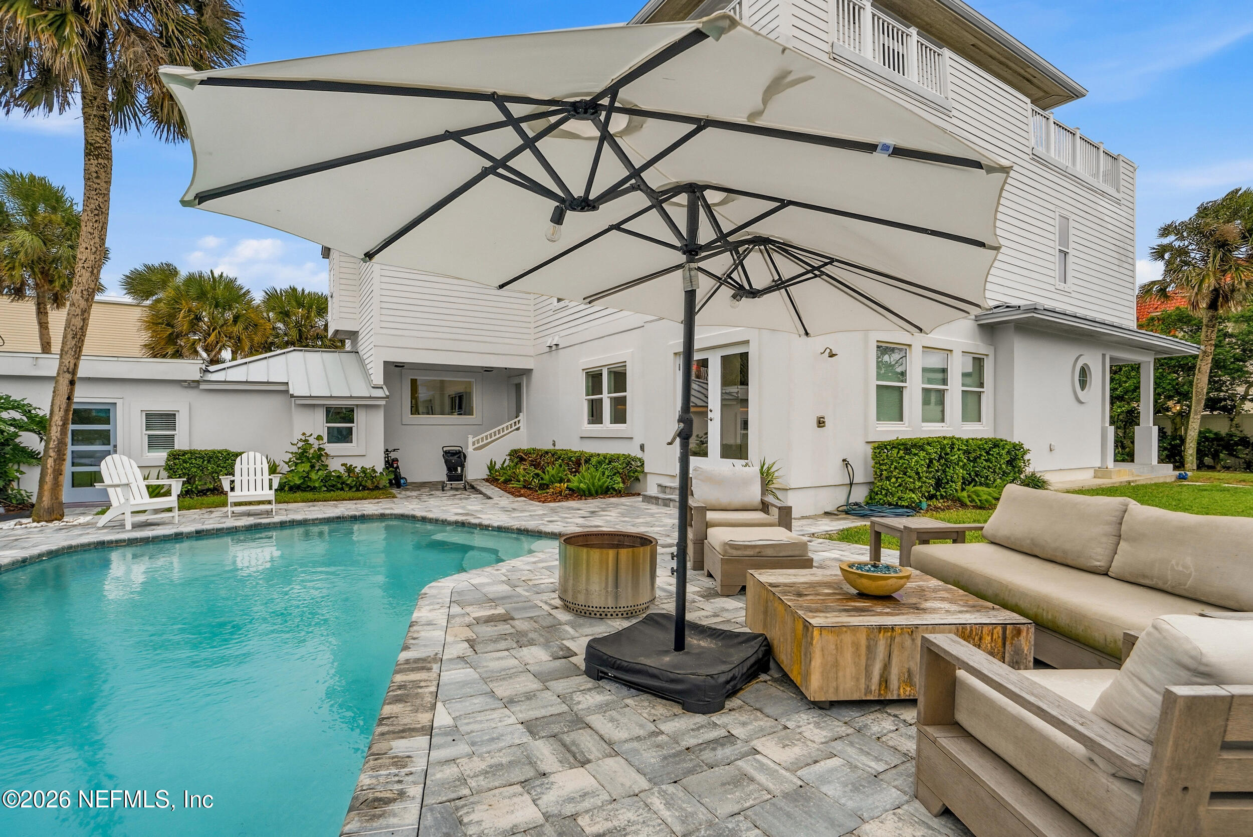 890 BEACH Avenue