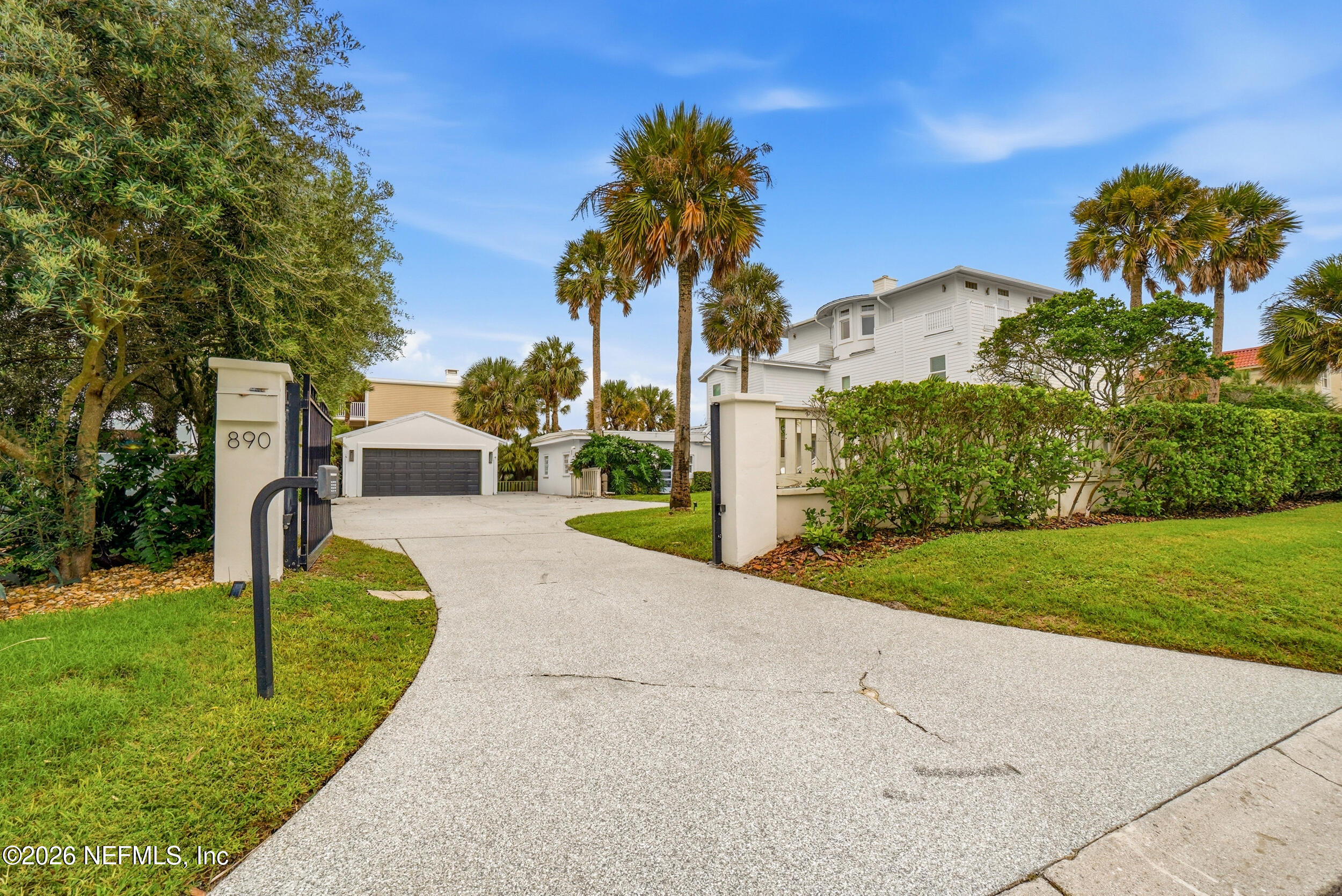 890 BEACH Avenue