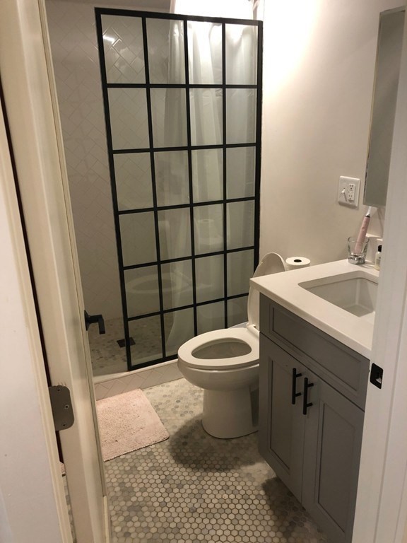 27 Charter Street # 4