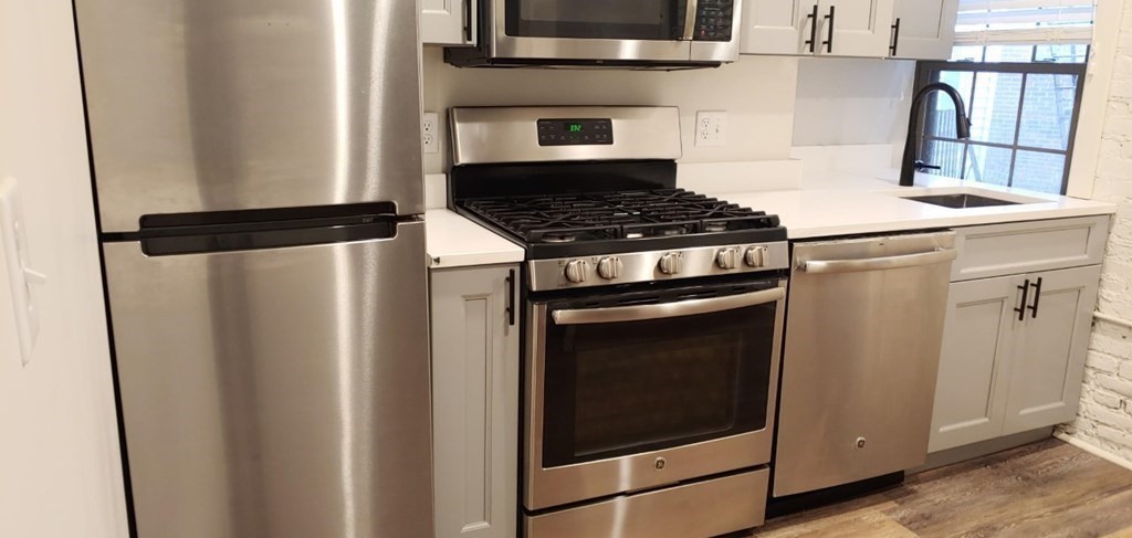 27 Charter Street # 4