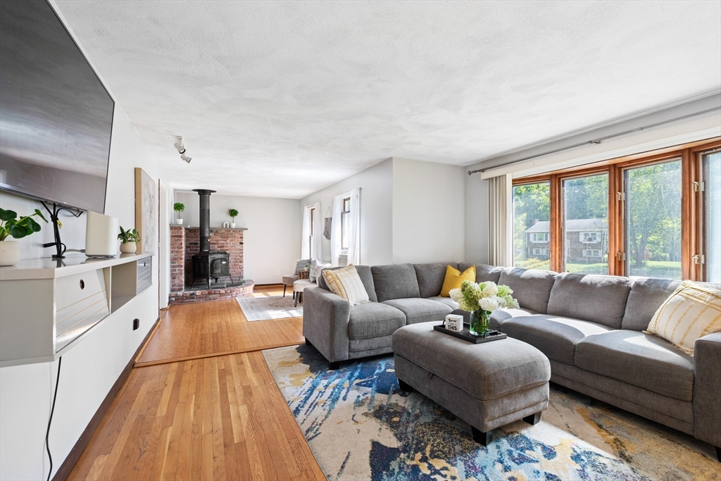 22 Barrows Court