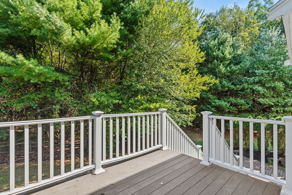 10 Arrowhead Dr