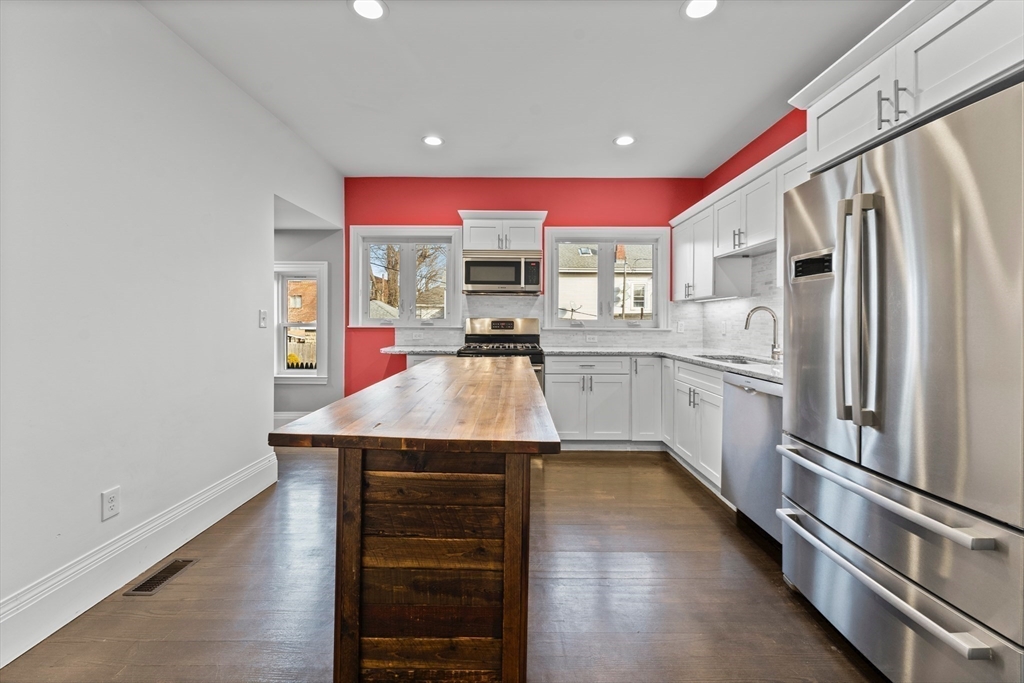 680 Broadway St # 1