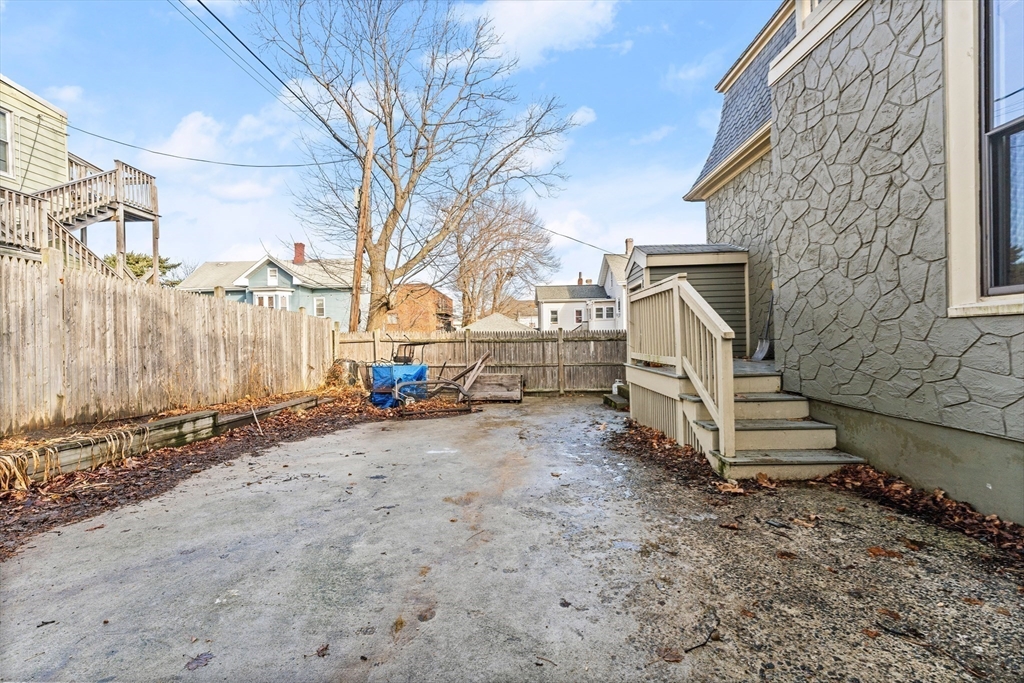680 Broadway St # 1