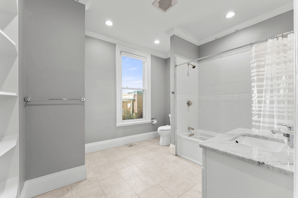 680 Broadway St # 1