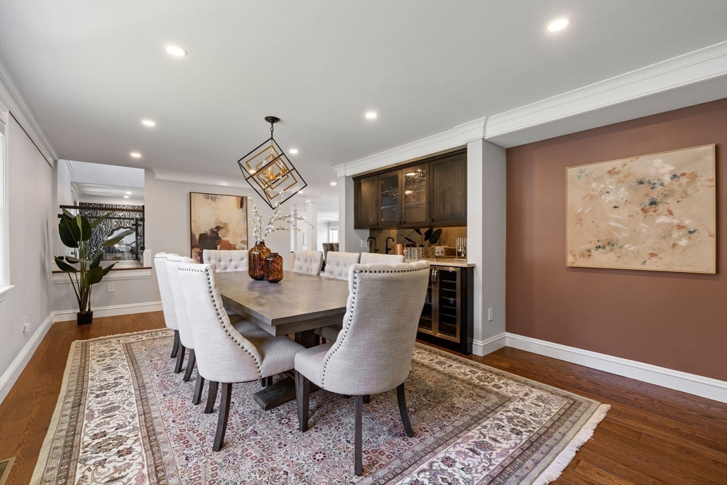 8 Whispering Hill Rd