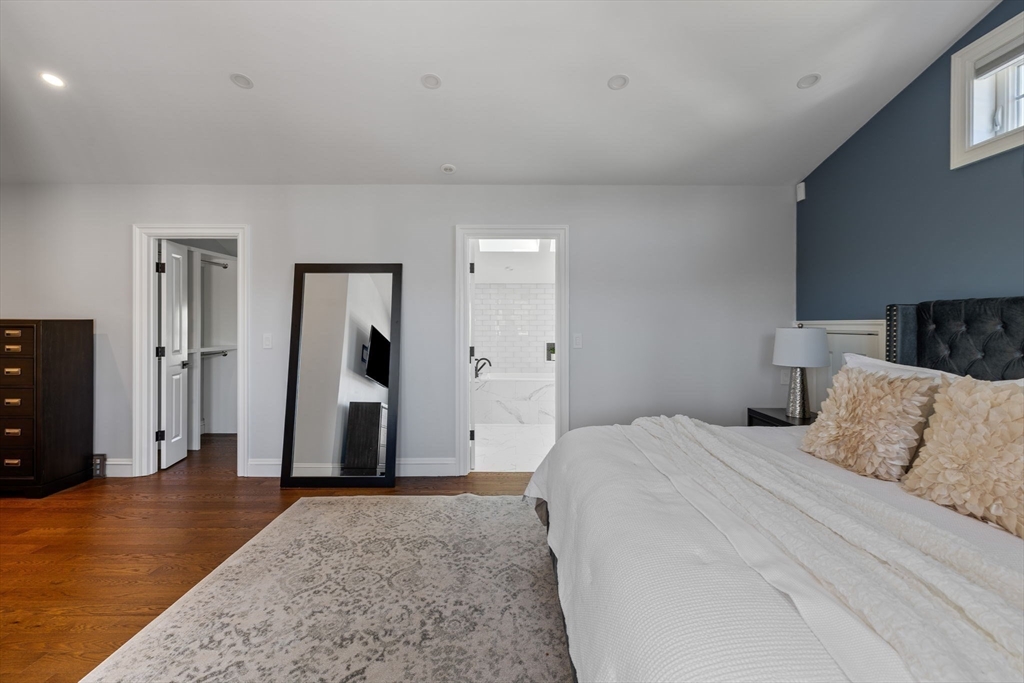 8 Whispering Hill Rd