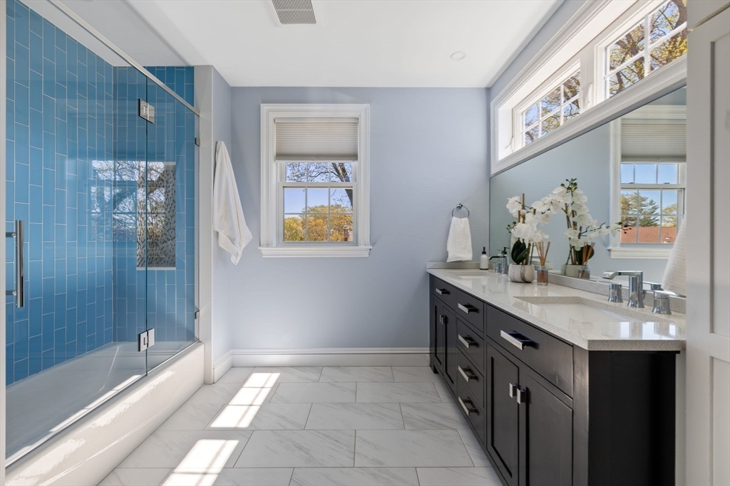 8 Whispering Hill Rd