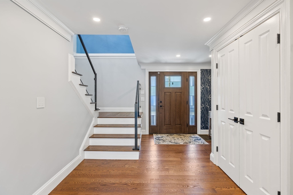 8 Whispering Hill Rd