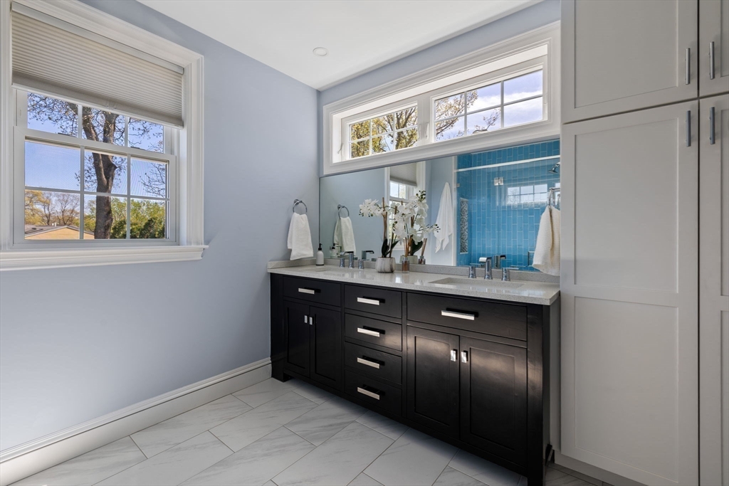 8 Whispering Hill Rd