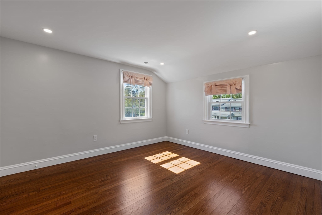 8 Whispering Hill Rd