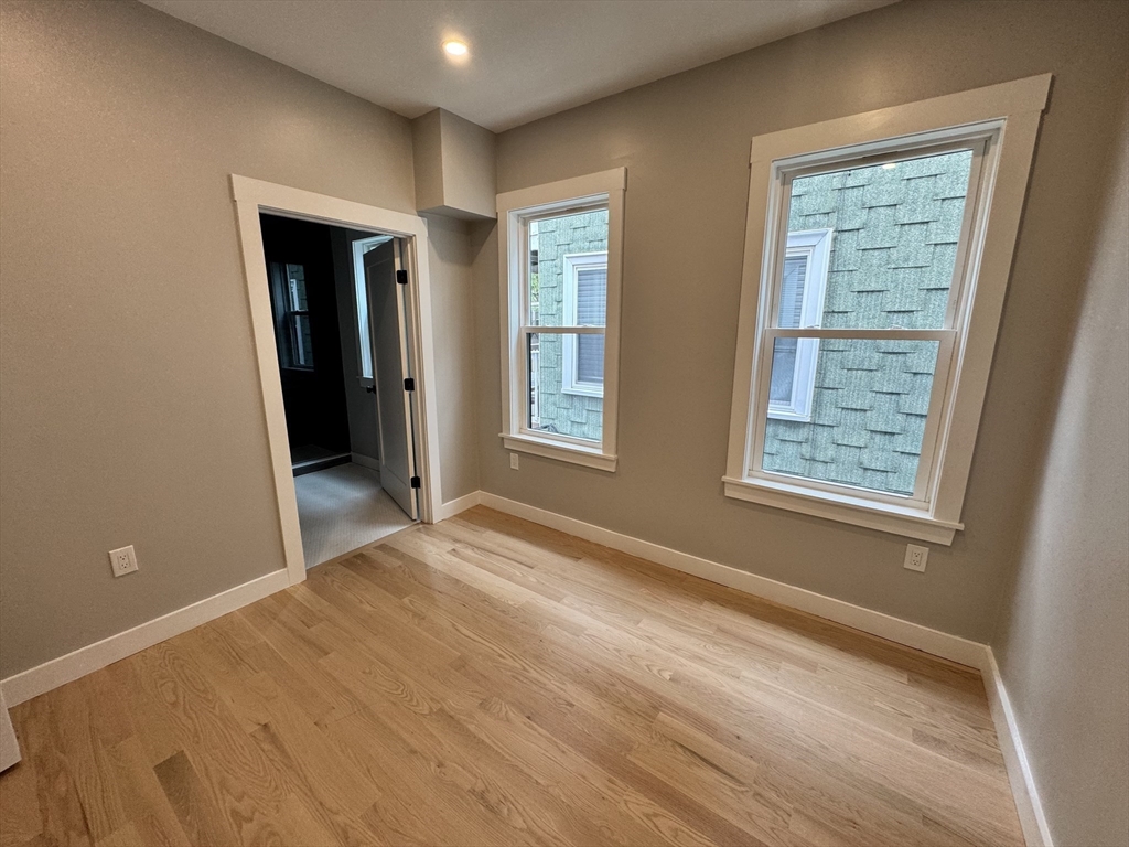 272 E Cottage St # 2