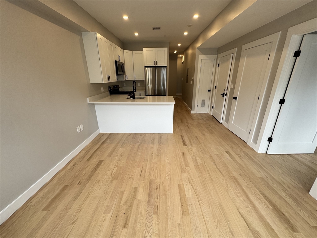 272 E Cottage St # 2