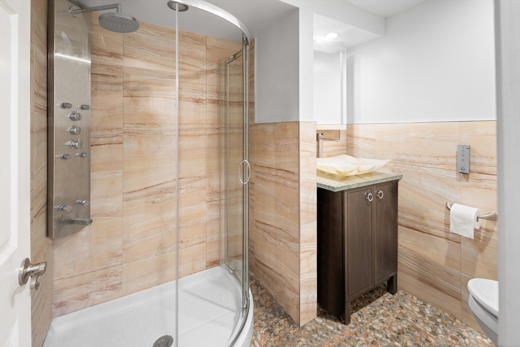 156 Woodbine Cir