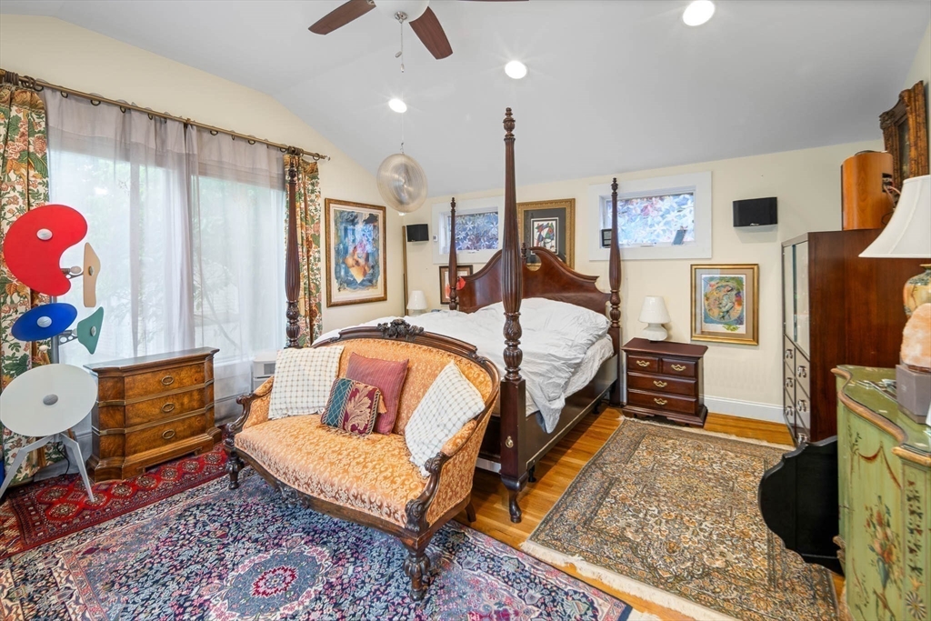 156 Woodbine Cir