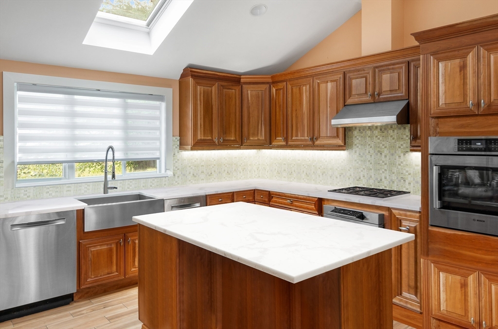 156 Woodbine Cir