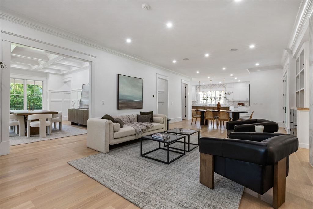 33 Royalston Road