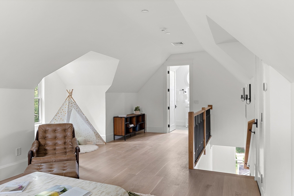 33 Royalston Road