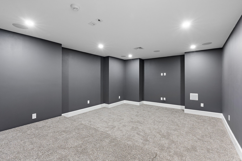 33 Royalston Road