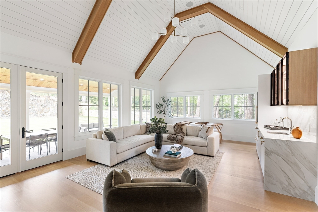 33 Royalston Road