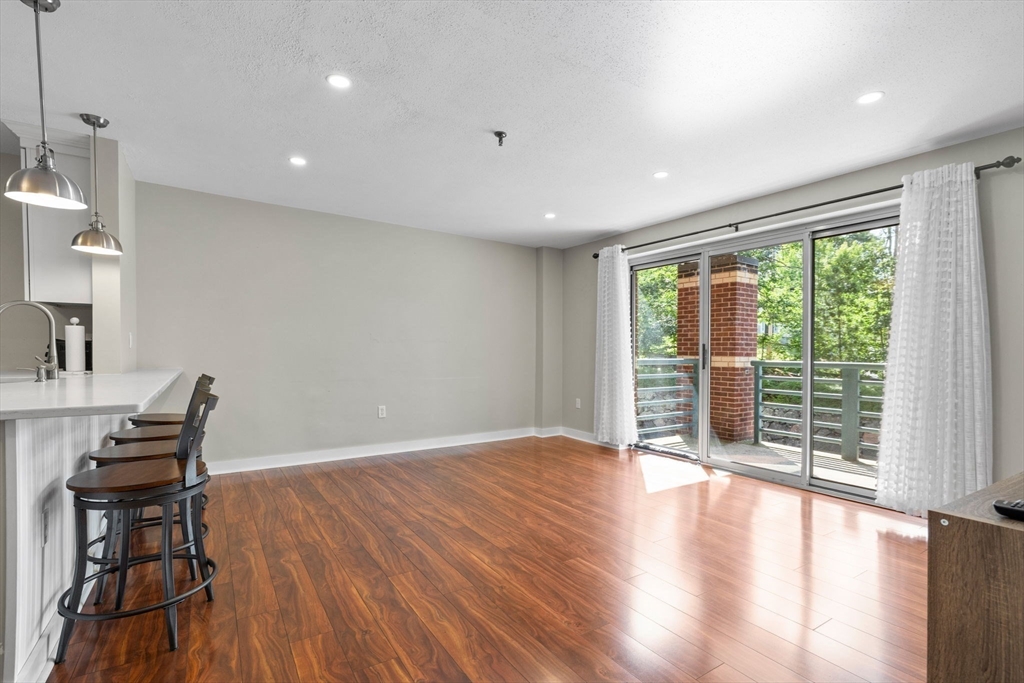 269 Cambridge Rd # 203