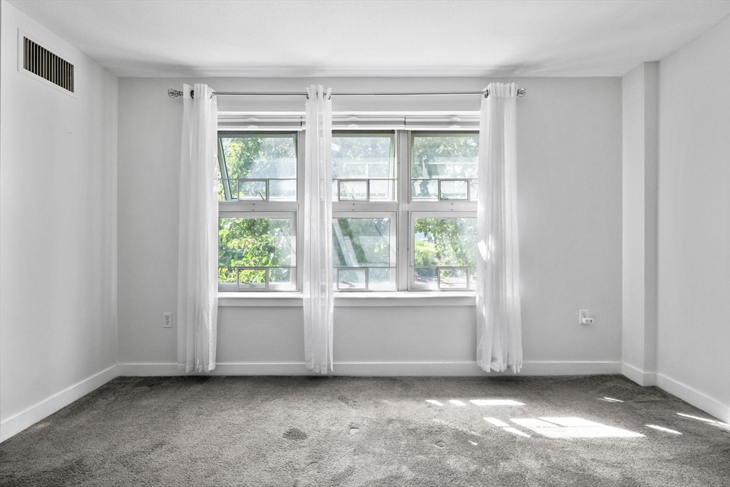 269 Cambridge Rd # 203