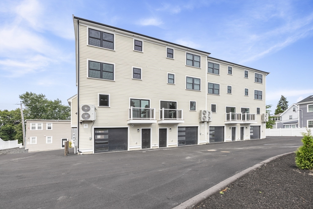 161 Sumner St