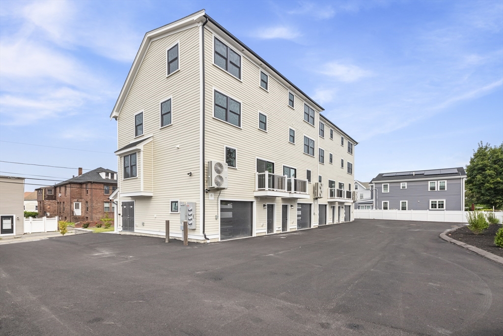 161 Sumner St