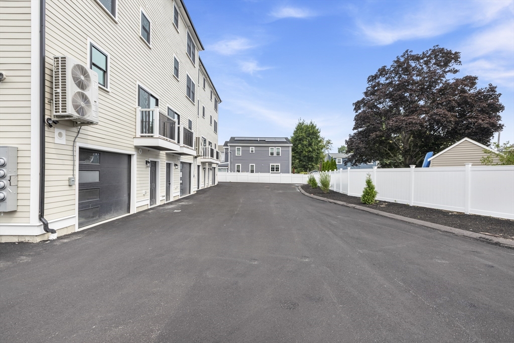 161 Sumner St