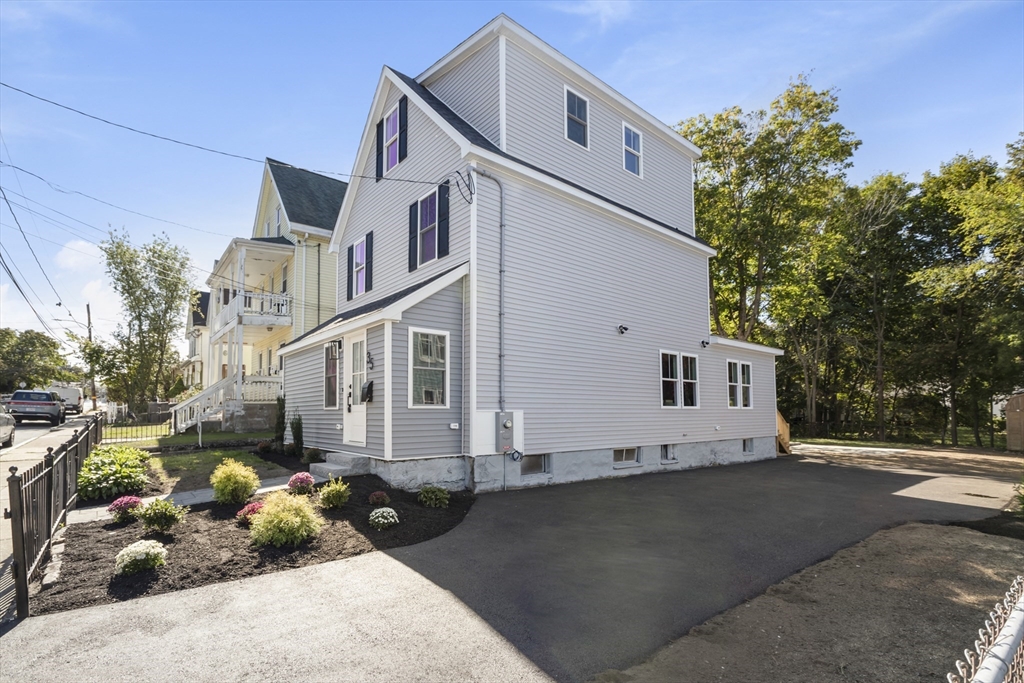 35 Garfield Avenue