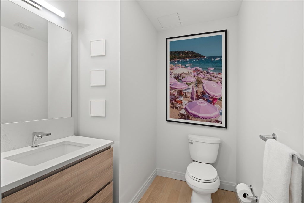 133 Seaport Blvd # 1710