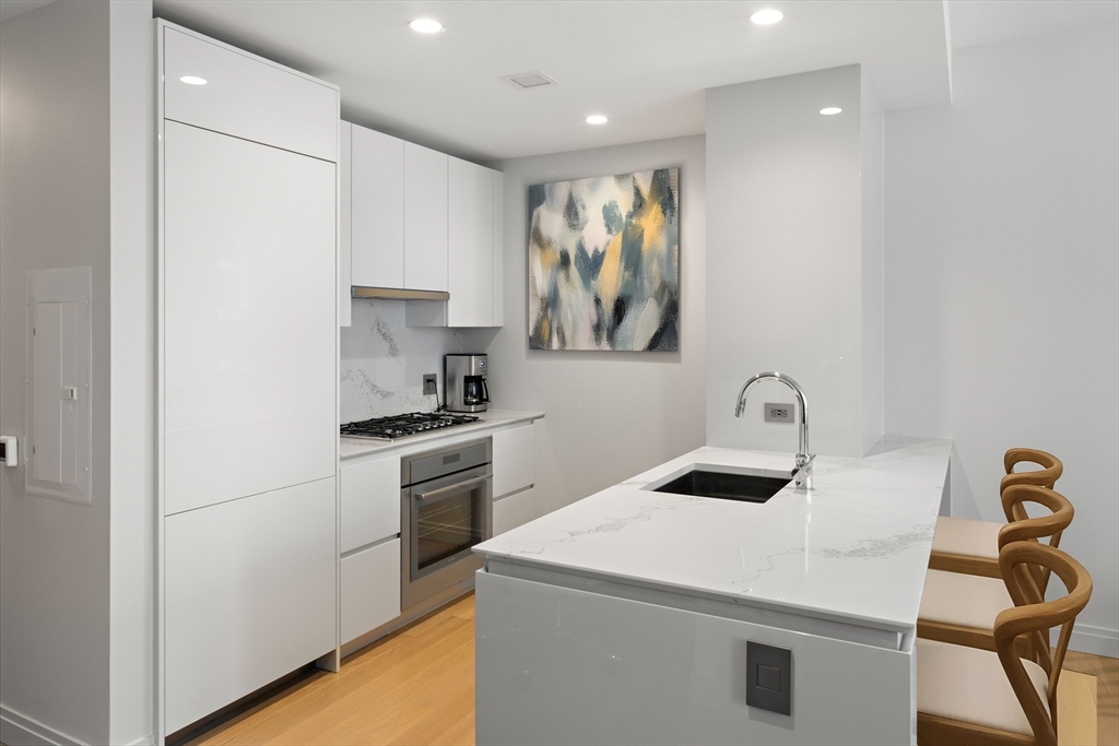 133 Seaport Blvd # 1710