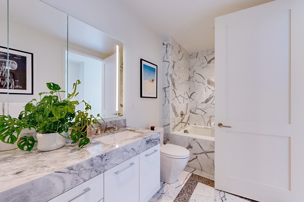 240 Devonshire Street # 5806