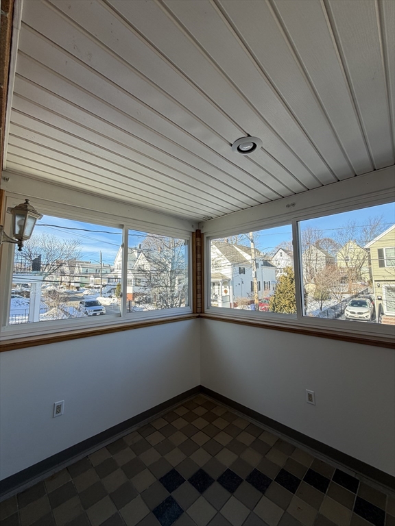 52 Jefferson Ave # 1