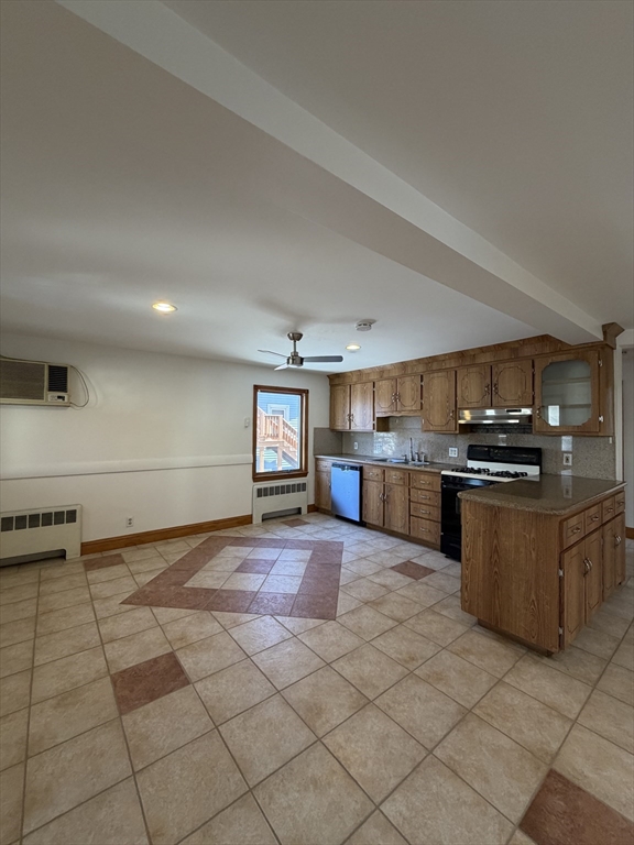 52 Jefferson Ave # 1