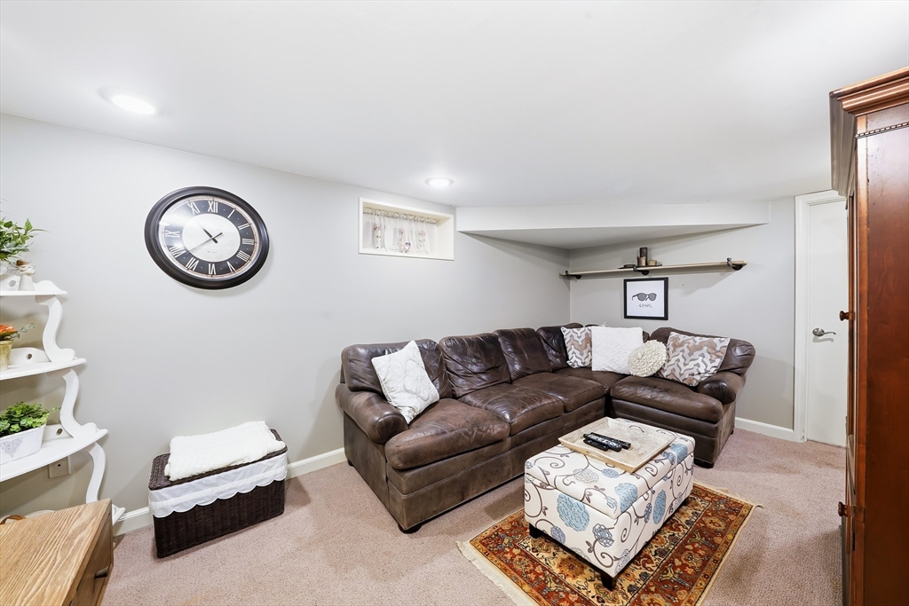 4 Wescott Rd