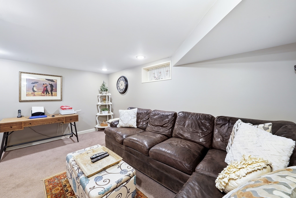 4 Wescott Rd
