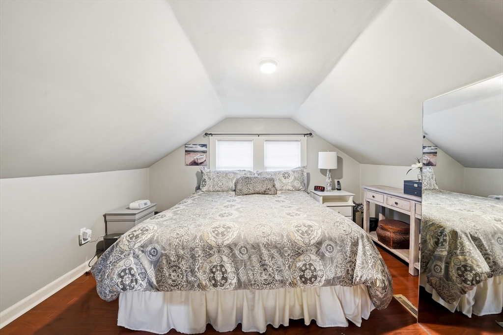 4 Wescott Rd