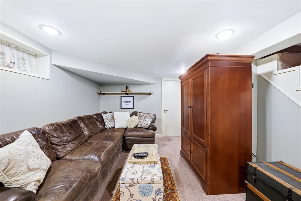 4 Wescott Rd