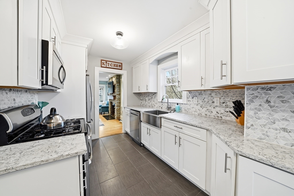 4 Wescott Rd